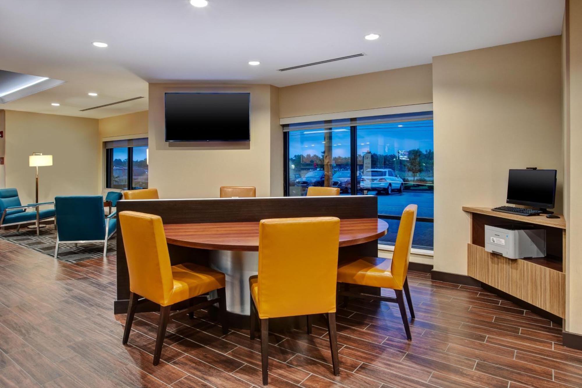 Towneplace Suites By Marriott Detroit Belleville Exterior foto