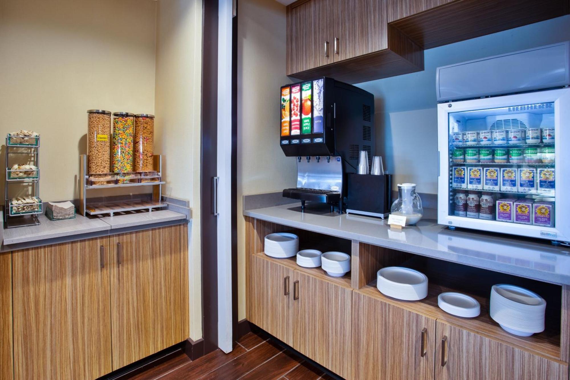 Towneplace Suites By Marriott Detroit Belleville Exterior foto